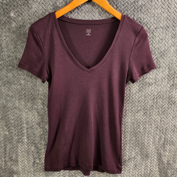 GAP Womens Plum V Neck Short Sleeve Basic T Shirt Top Size M - Picture 2 of 7